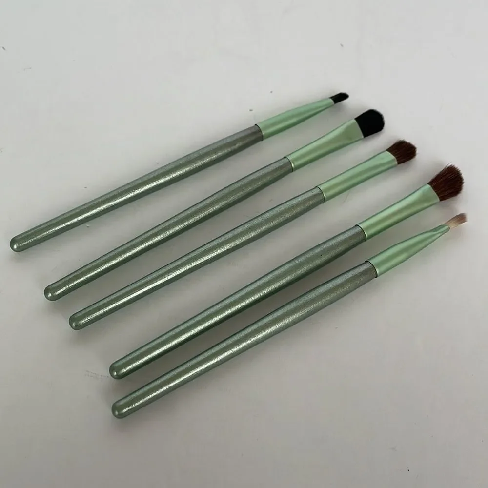 LED COMPACT MIRROR 5x‎ MAGNIFICATION AND HAIR BRUSH